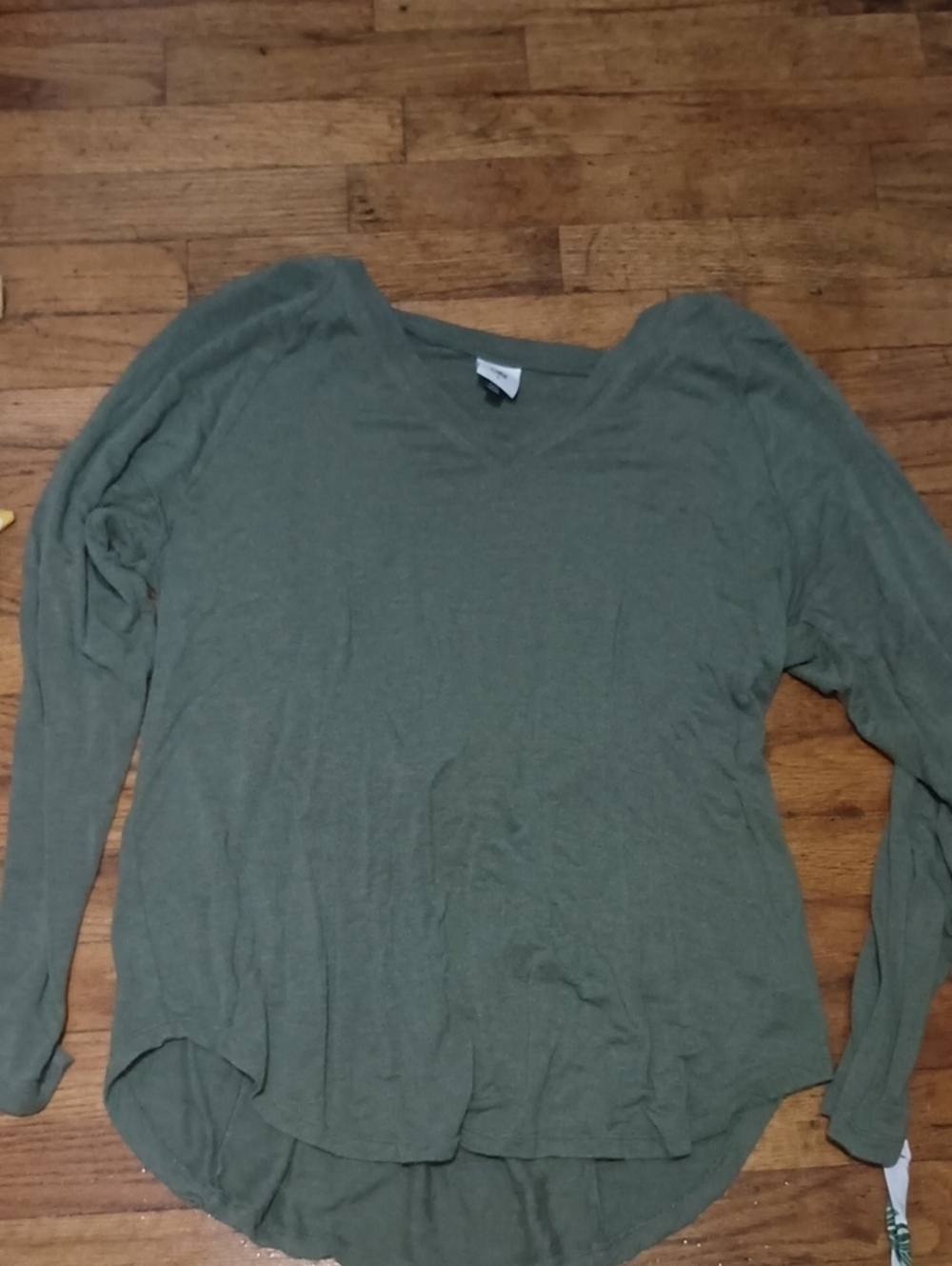 Women's V-Neck Long Sleeve Top - Olive Green